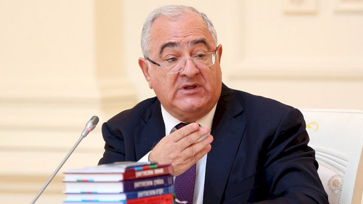    “Rövşən Əkbərov özünü tərbiyəsiz aparır” – Ramiz Rzayevə müraciət edildi   