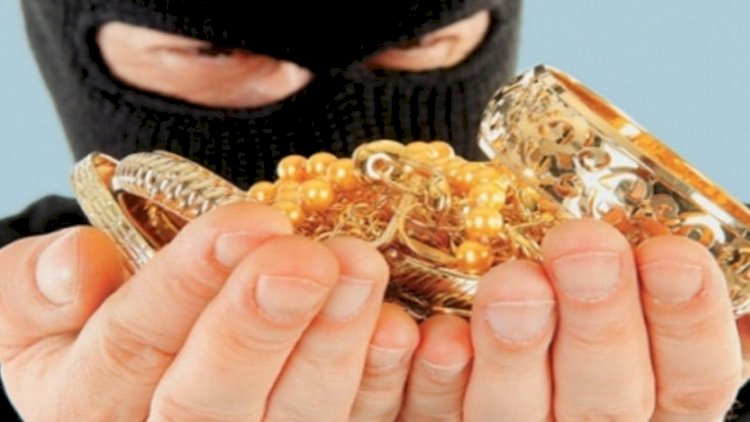    Bakıda evdən 13 minlik qızıl oğurlandı   
