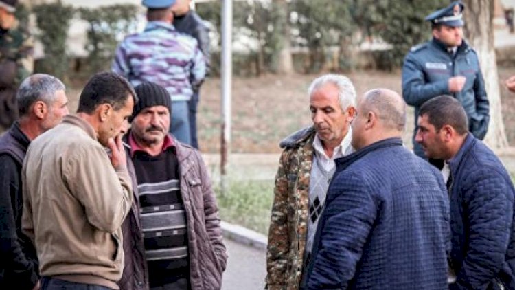    Xankəndi sakinləri sosial şəbəkələrdə:   Bəlkə də Azərbaycan hakimiyyətinin nəzarəti altına geri dönməliyik?