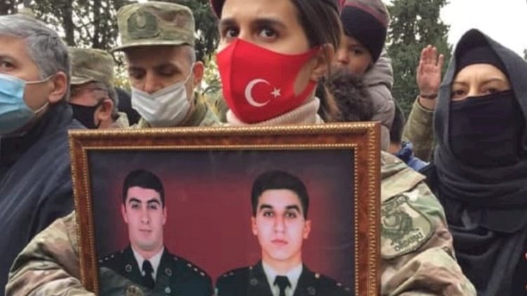    Əri və qardaşı şəhid olan xanım tələbə adını qazandı   