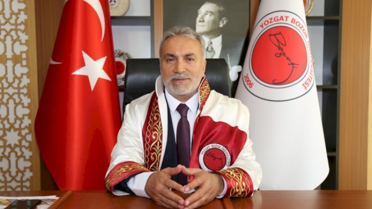    “Oxumaq istəməyən gənclər Türkiyəyə gəlməsinlər”   – Rektor Ahmet Karadağ