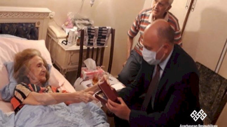    Xalq artisti Rəfiqə Axundovaya “Şöhrət” ordeni təqdim olundu - Foto   