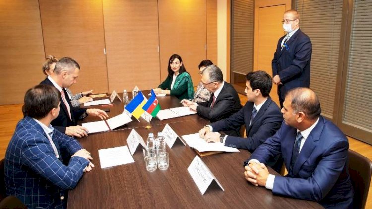    Bakı və Kiyev arasında protokol imzalandı   
