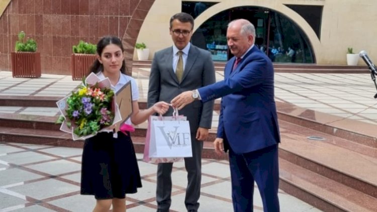    Suraxanıda ali məktəblərə qəbul olan məzunlarla görüş keçirildi   - Fotolar