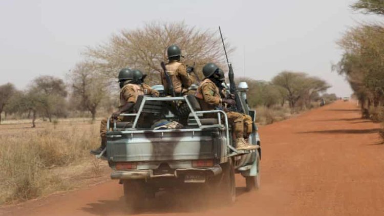    Burkina Fasoda hərbçilərə hücum:   6 ölü, 8 yaralı