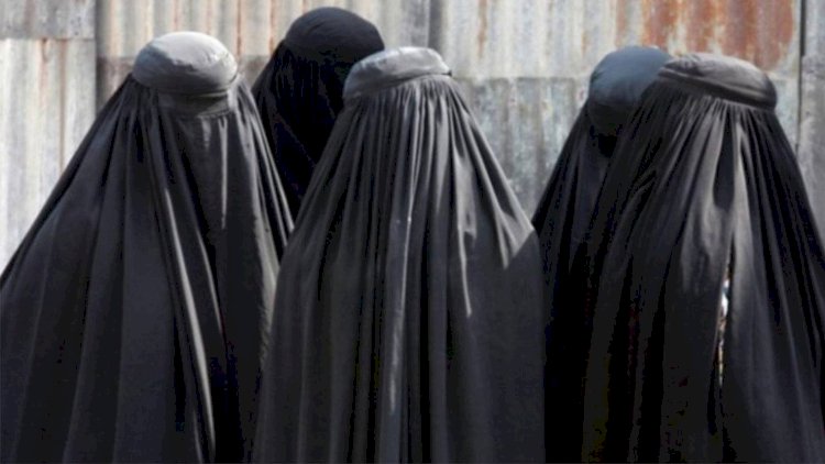    Əfqan qadınlar etiraza başladı - “Geyimimə toxunma“   