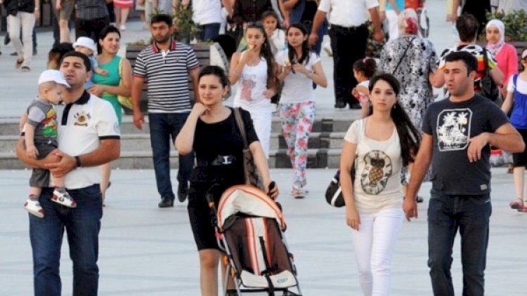   Azərbaycanda qadınlar kişilərdən çoxdur - Statistika   