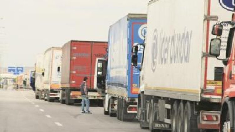    “Azərbaycan iranlı sürücüləri tovlamaq istəyir“ - Erməni politoloq   