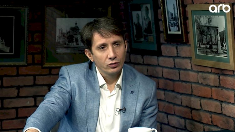    “Gör yazıq nə gündədir, serialın paltarını geyinir”   – Azər Axşam