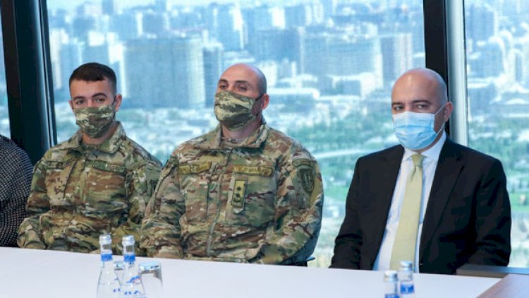    Vətən Müharibəsi Qəhrəmanlarına və şəhid ailələrinə mənzillərin sənədləri təqdim edildi - Foto   