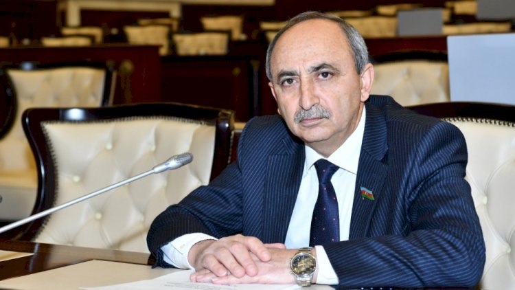   Deputat anasını itirdi   
