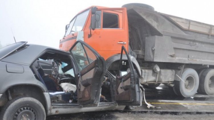    Hacıqabulda “Ford” “KamAZ”a çırpıldı, xəsarət alan var   