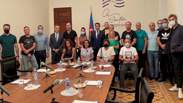    Hikmət Hacıyev gürcü jurnalistlər, blogerlər və akademiklərlə görüşdü   
