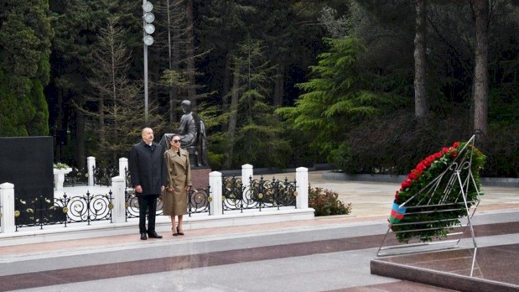    Prezident Heydər Əliyevin məzarını ziyarət etdi   