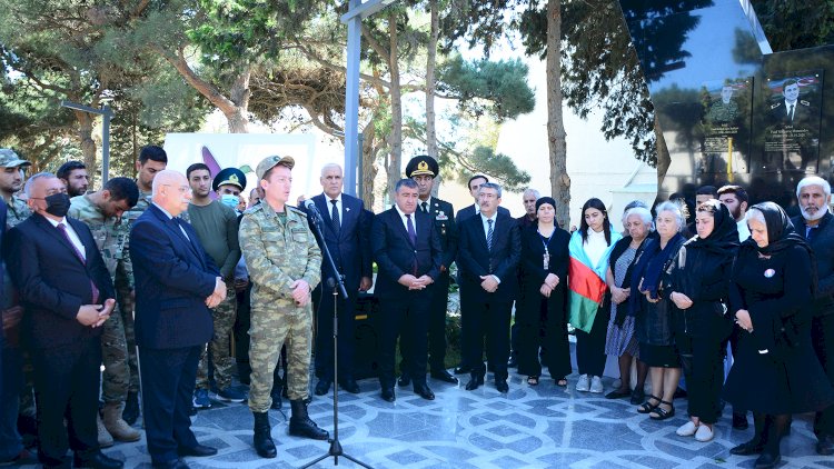    Xətai rayonunda Vətən müharibəsi şəhidlərinin xatirəsi yad edildi - Fotolar   