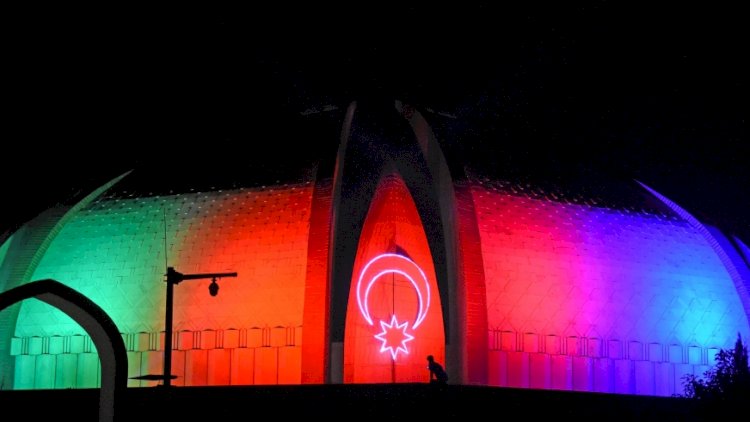    Pakistan Abidəsi Azərbaycan bayrağı ilə işıqlandırıldı   