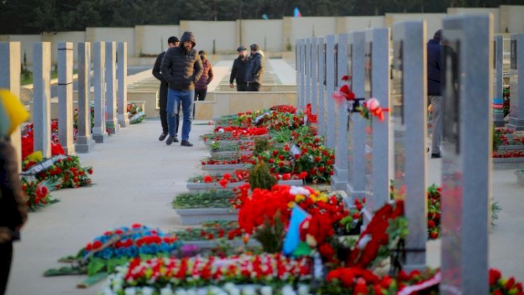    Müğənnidən həmkarlarına ittiham: “Şəhidlərimizə heç 40 gün yas saxlamadılar“   