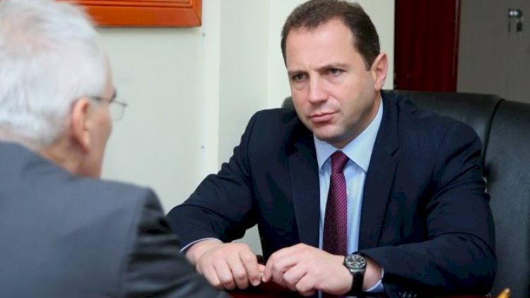    Ermənistanın keçmiş müdafiə nazirinə ölkədən çıxış qadağan edildi   