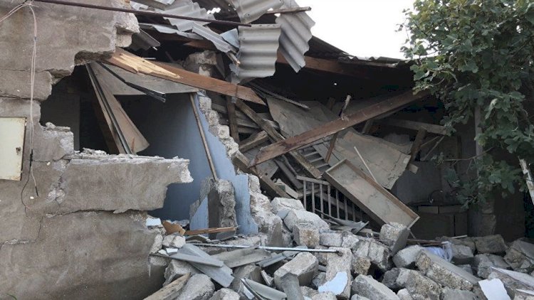   Bakıda ər əsəbiləşib arvadının 50 minlik evini sökdü   
