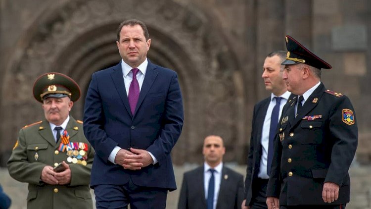    Ermənistanın keçmiş müdafiə naziri həbs olundu   