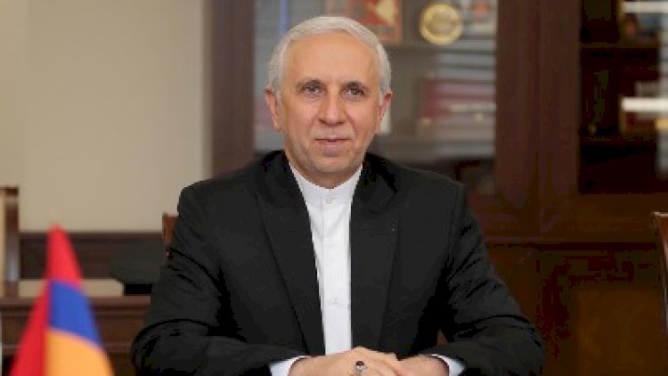    İran səfiri Ermənistanın müdafiə naziri ilə görüşdü   