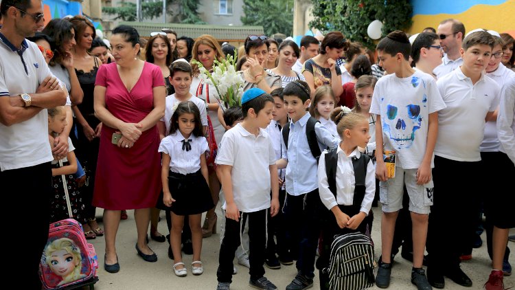    Gürcüstanda əyani tədris bərpa olundu   