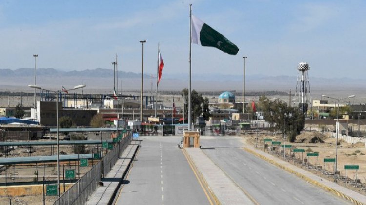    Pakistan İranla sərhəddə qoşun toplayır   