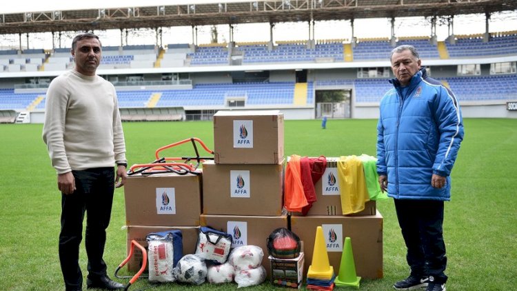   Cənub Regional Futbol Federasiyası idman ləvazimatları ilə təmin olundu - Fotolar   