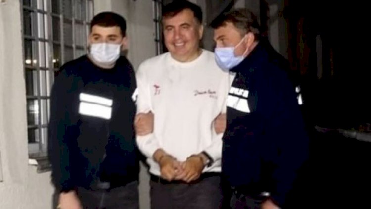    Saakaşvili aclıq aksiyasını dayandırdı   