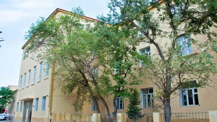    Bakıda məktəb bağlandı   - Səbəb + Fotolar