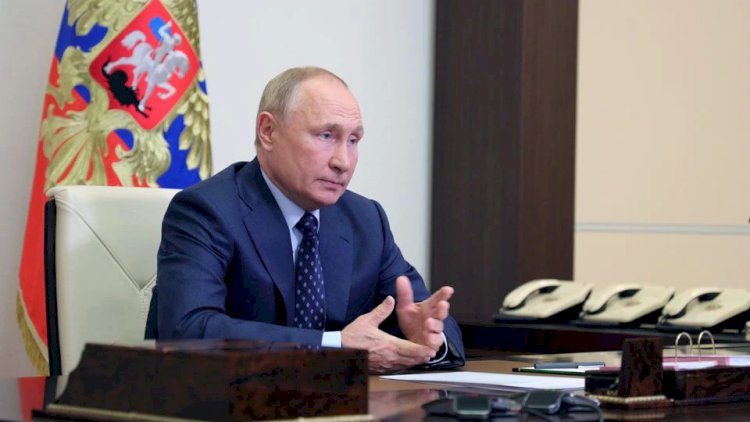    “Putin iclasda bir neçə dəfə öskürdü...“-“Reyters”   