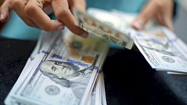    Banklar dollar qəbulunu niyə dayandırıb?   - Açıqlama