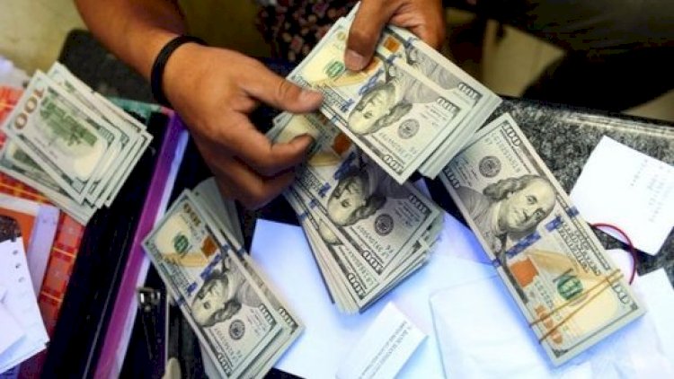    Azərbaycan bankları dollar qəbulunu dayandırdı   