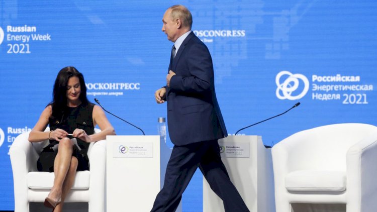    Putin: “Gözəl qadındır, amma qulaq asmır”   