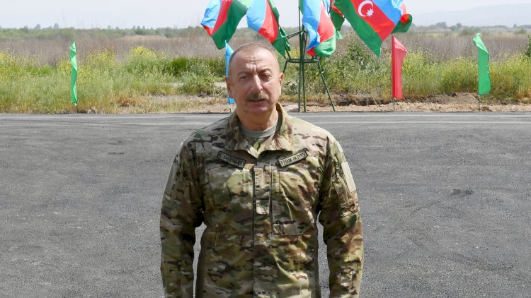    “18 oktyabr gününü böyük təmtəraqla qeyd etmək, kiməsə buna görə minnətdar olmaq yersizdir”   