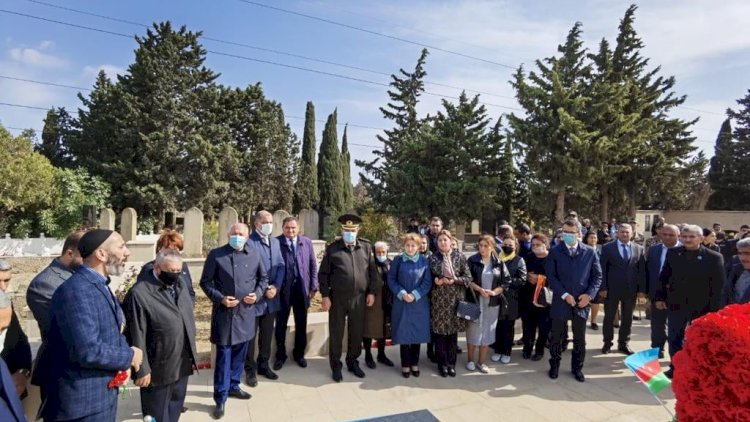    Suraxanıda Vətən müharibəsi şəhidi məzarı başında anıldı   - Fotolar