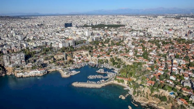    Antalyada güclü zəlzələ oldu   
