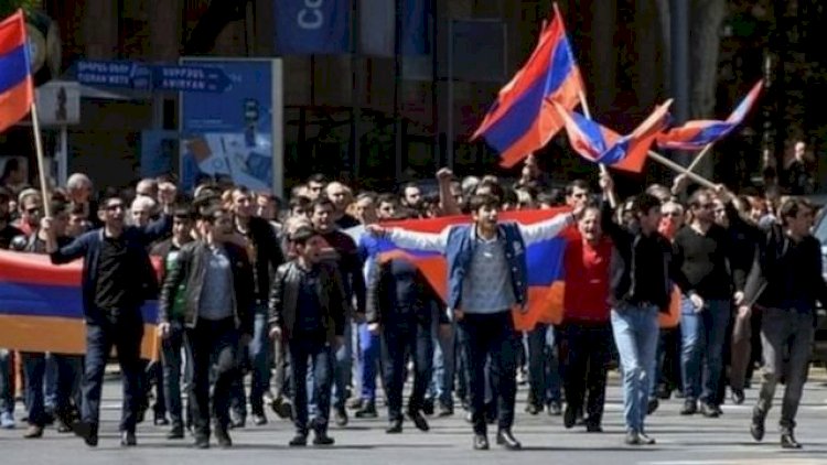    Erməni akademik: “Ölkəni ya hərbi çevriliş, ya yeni lider, ya da...“   