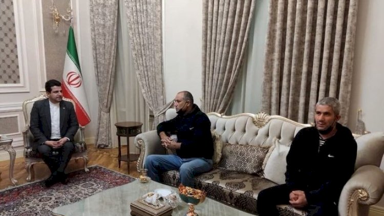    Azad edilmiş iranlı sürücülər səfirlikdədir - Foto   