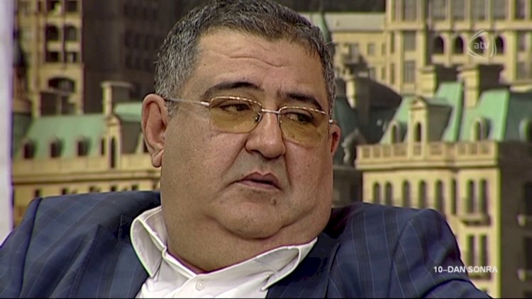    “Eybəcər, amma pullu qızla evlənir ki, qayınatası onu nazirlikdə işə düzəltsin“   