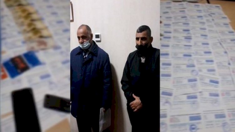    Saxta yollarla COVID-19 pasportu satan ələ keçdi: 300 vəsiqənin şəkli çıxdı - Video   