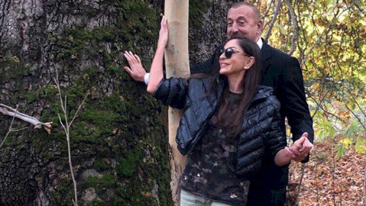    Hər kəs Prezidentlə xanımının bu fotosundan danışır   