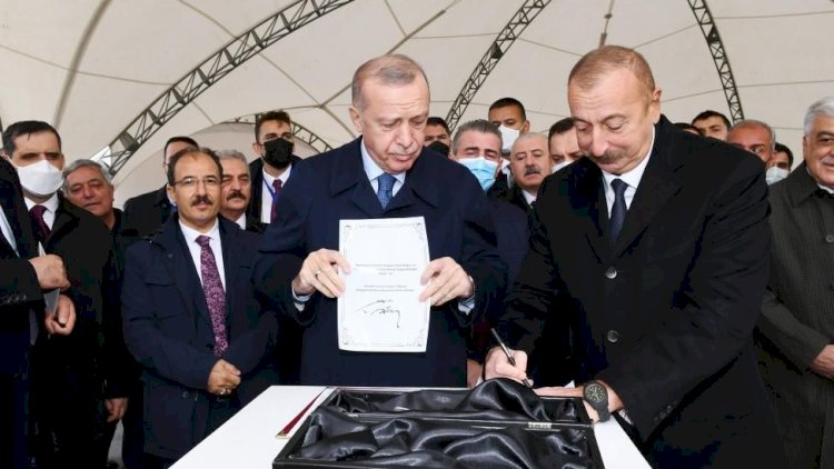    Ərdoğan İranla sərhəddə: Prezidentlər hansı mesajı verdi?   