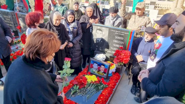    Suraxanıda şəhid məzarı başında anıldı   - Fotolar