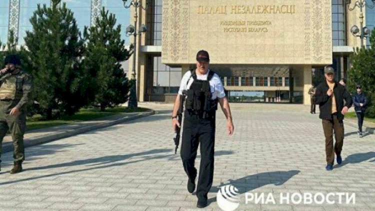    Lukaşenkonun avtomatı muzeyə verildi   