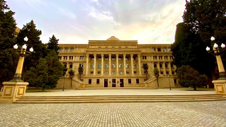    Bu universitetin 4 qrupunda əyani dərslər dayandırıldı   