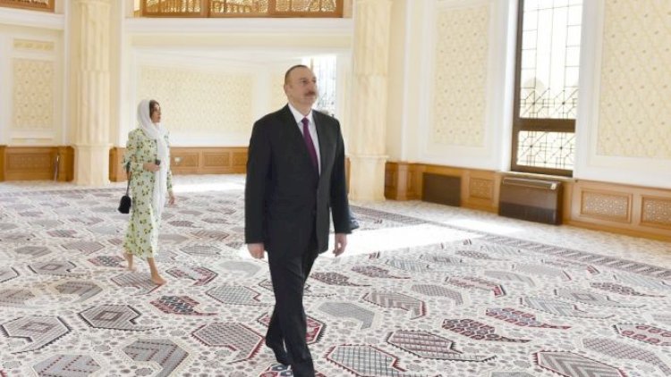    İlham Əliyev və Mehriban Əliyeva Lahıc məscidində   