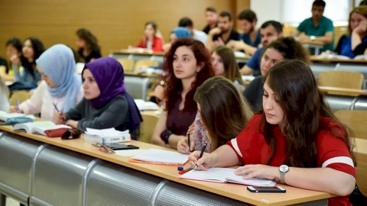    Türkiyədə neçə min azərbaycanlı tələbə təhsil alır?    