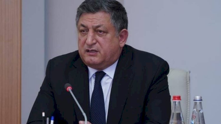    Bakıda nazir müavini yıxılaraq qabırğalarını sındırdı   - Xəstəxanaya yerləşdirildi