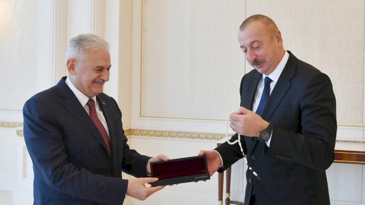    Binəli Yıldırım İlham Əliyevə təsbeh hədiyyə etdi   